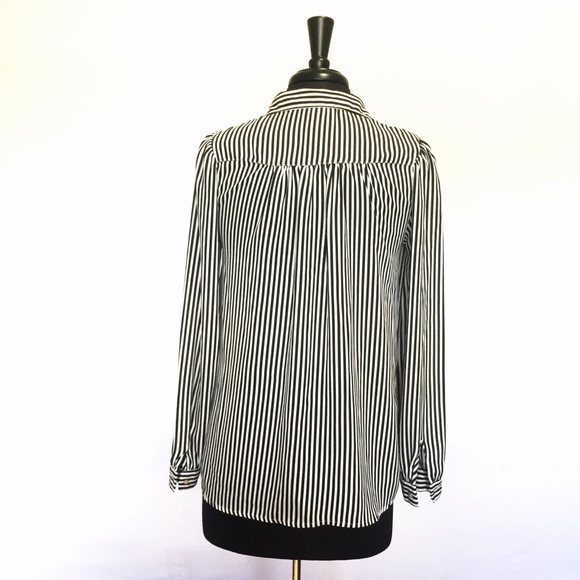 🍩H&M black and white striped button down size 34 - Picture 3 of 6